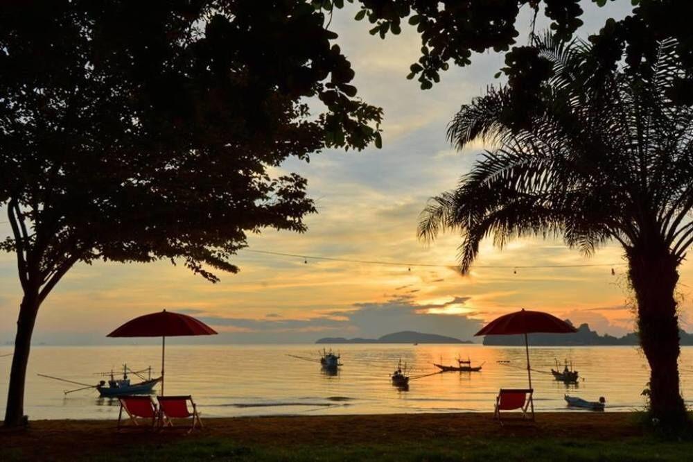 De Sea Almond Hotel Chumphon Ngoại thất bức ảnh
